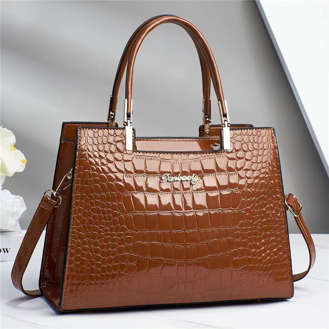 Handbag in shiny crocodile