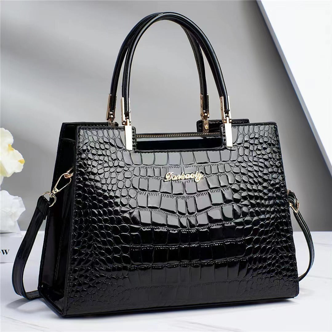 Handbag in shiny crocodile