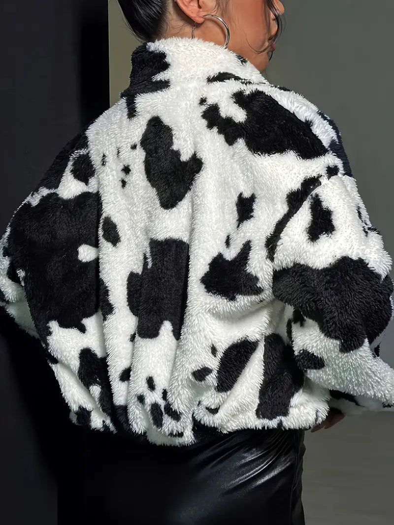 Jacqueline - Fluffy coat with cow print and zipper at the front