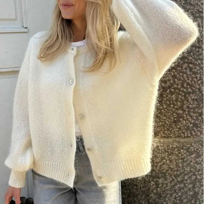 Elizabeth - Women's sweater with button closure