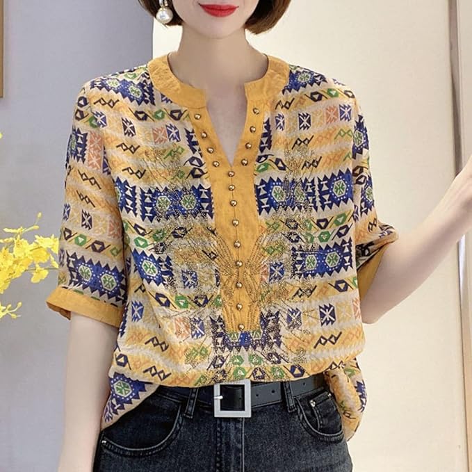 Greta - V-neck top with fashion print