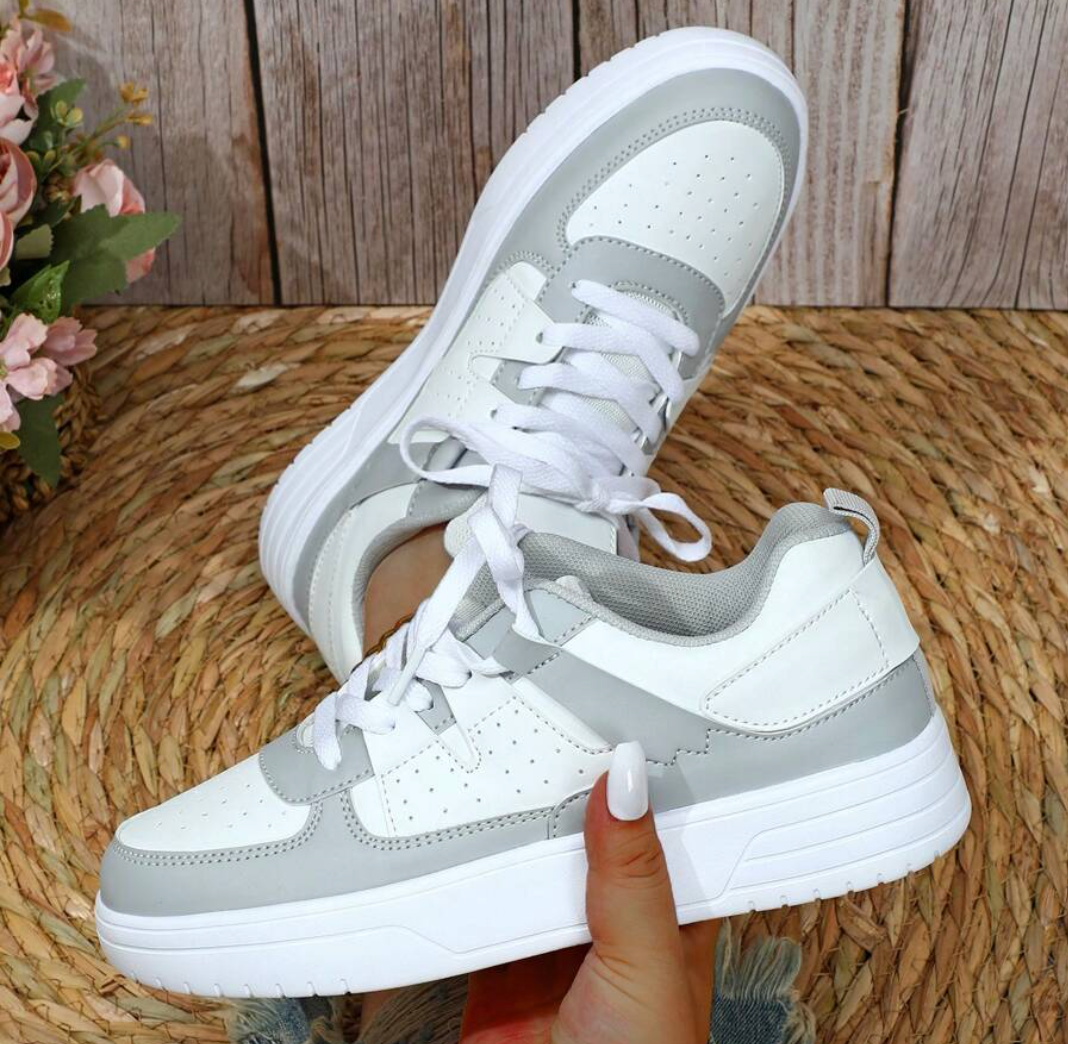 SOFT SNEAKS - Stylish and comfortable sneakers in a unique design 