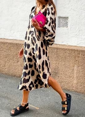 Valkyrie - Elegant Leopard Print Maxi Dress with V-Neckline