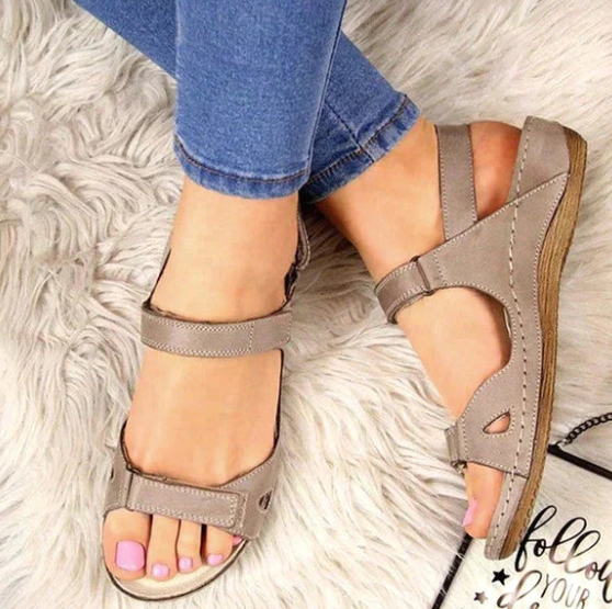 Phoebe - Comfortable sandals