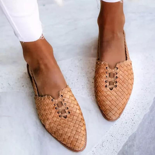 Hand-woven leather slippers for women - Clara