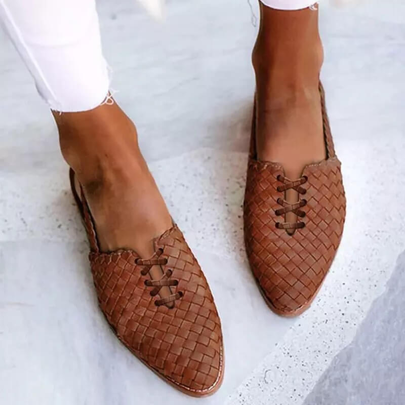 Hand-woven leather slippers for women - Clara