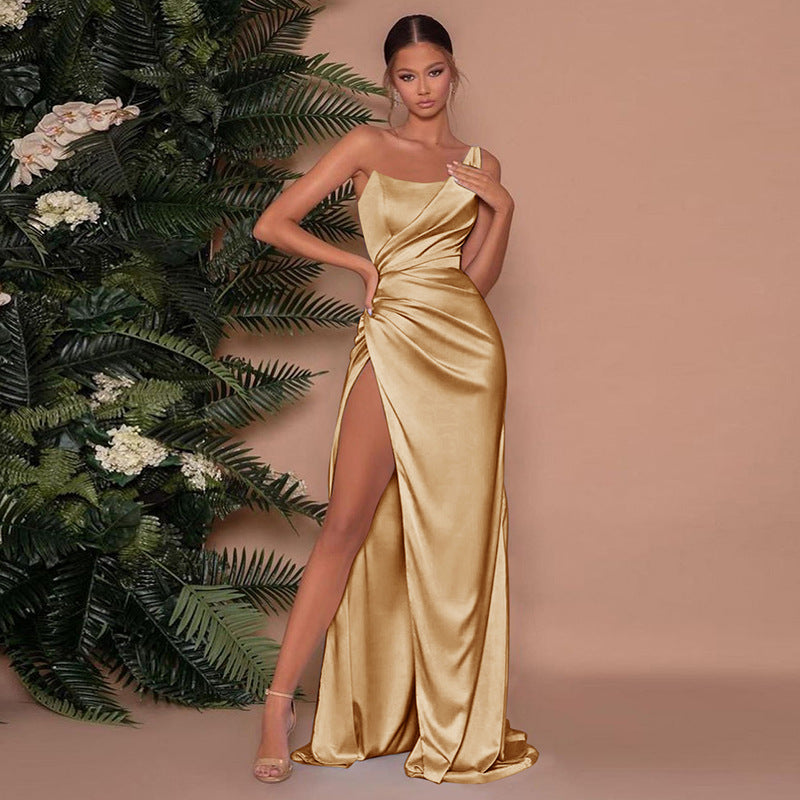 Robe longue en satin