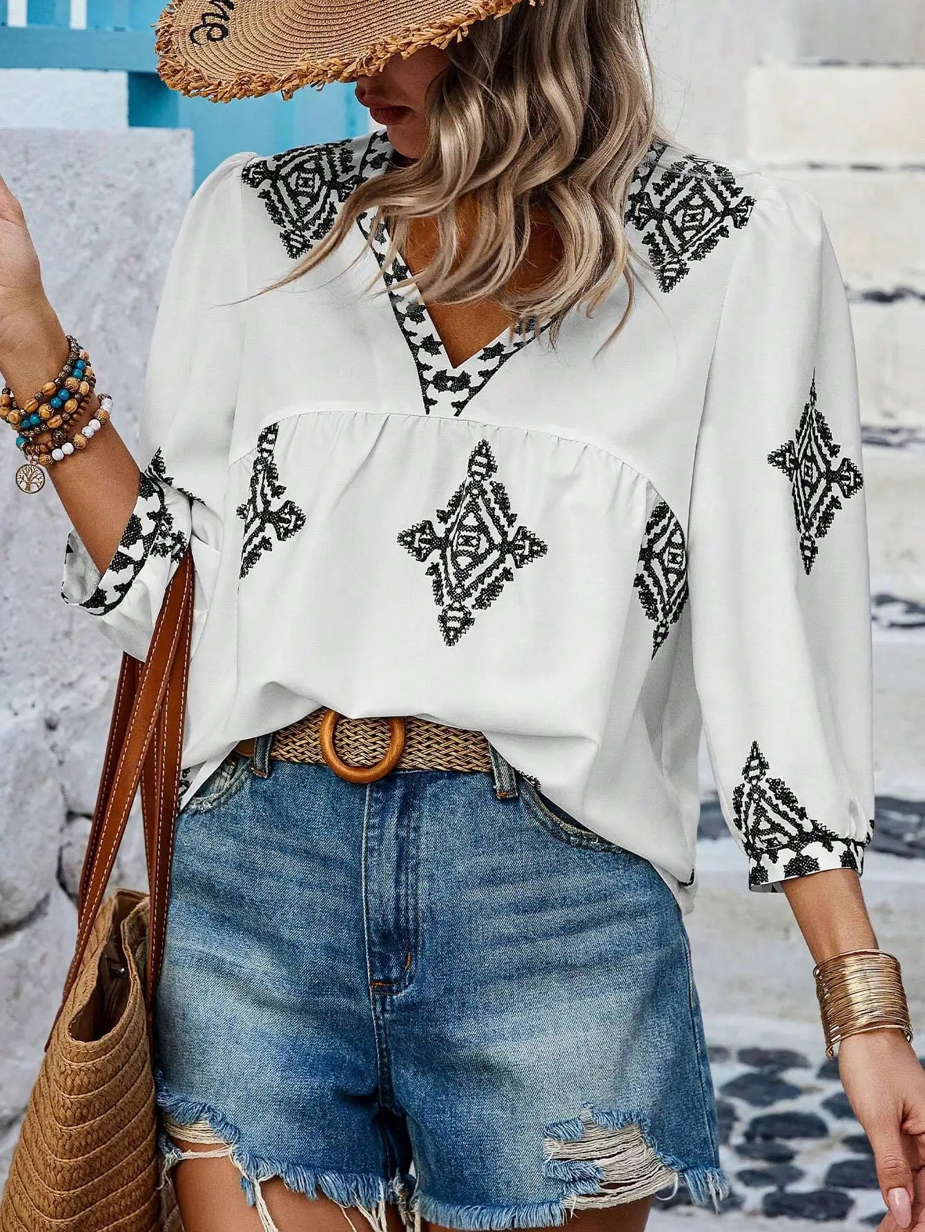 Amalia - Women's blouse with retro print