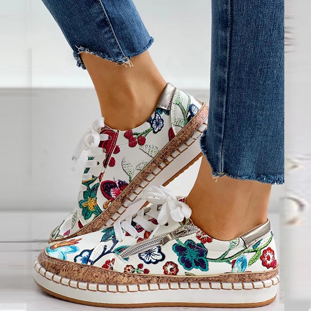 Bloemen gevulkaniseerde schoenen voor dames