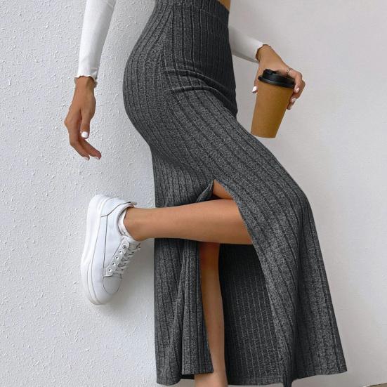 Dahlia - Knitted skirt with side slit for women