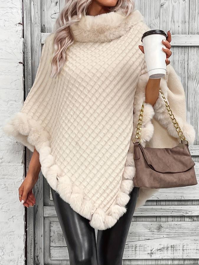 Beige poncho met imitatiebont