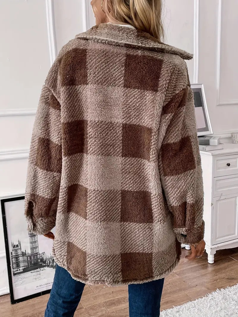 Linda - Soft coat with checked pattern and button closure at the front