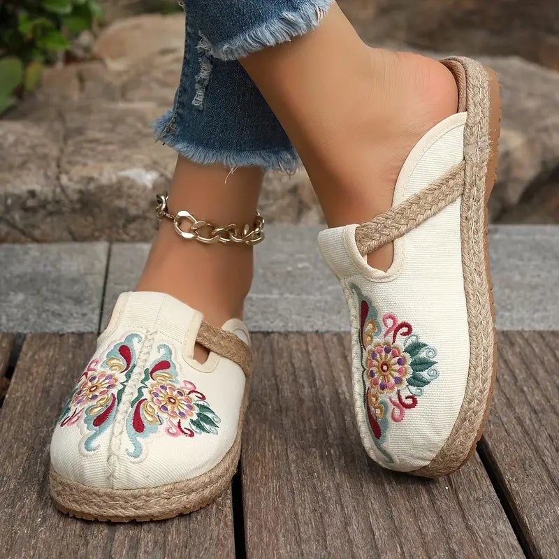 Mabel - Women's Flat Shoes with Floral Pattern