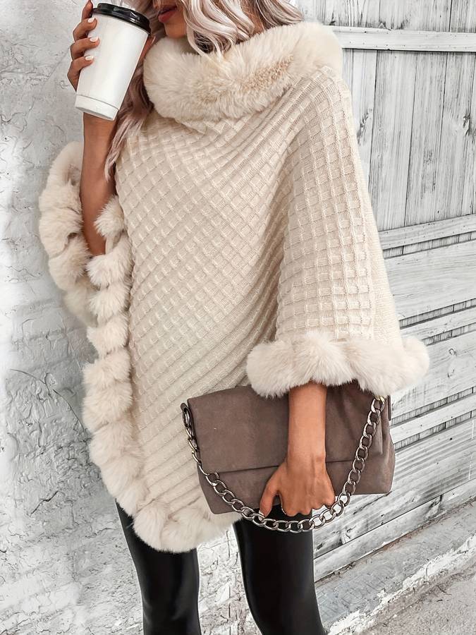 Poncho beige avec fausse fourrure