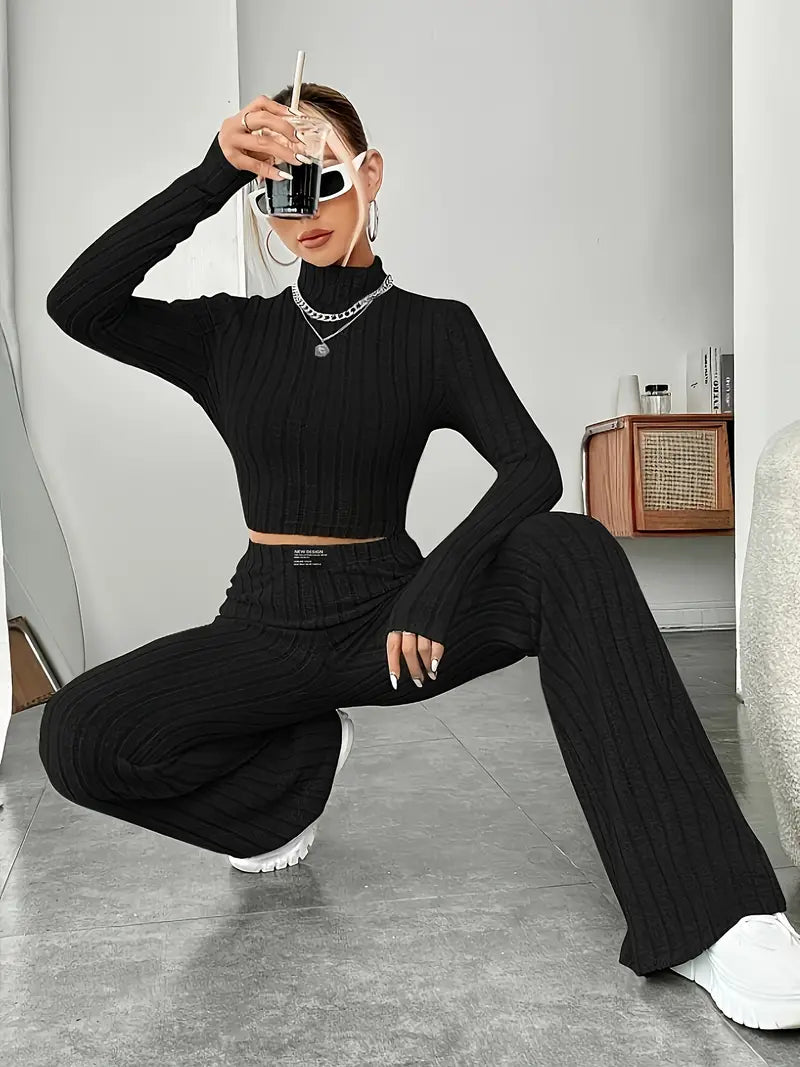 Mabel - Two-piece set with knitted long sleeve top and pants