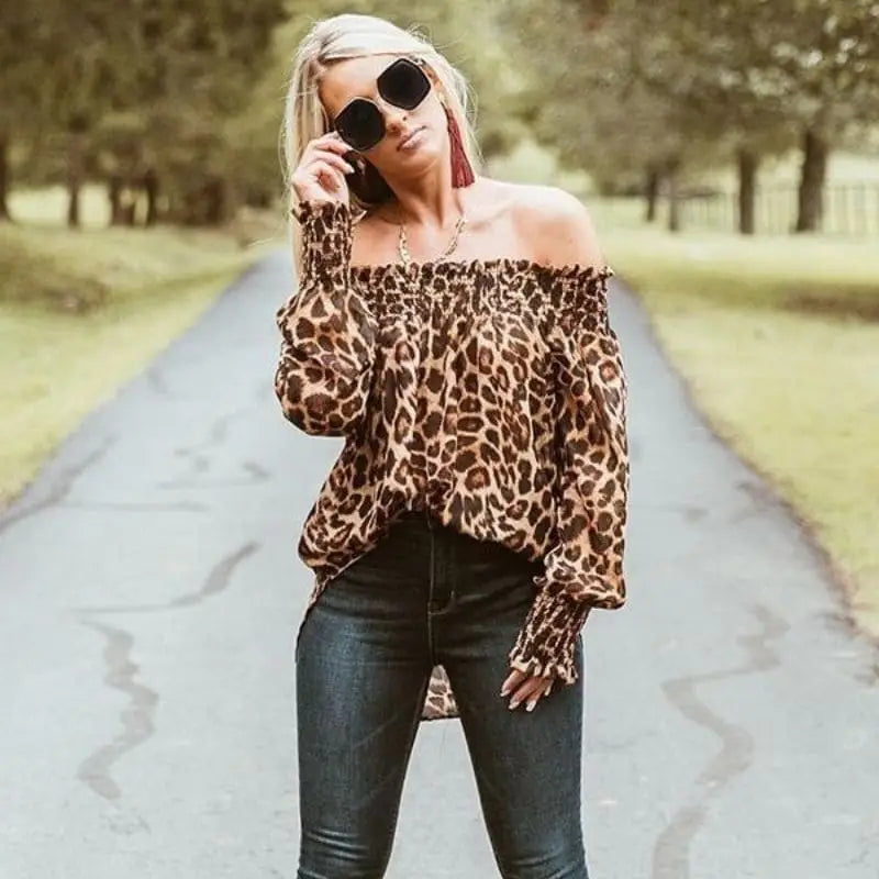 Valentina - Off-the-shoulder top with leopard print