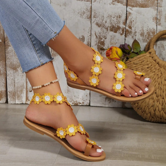 Trixie - Flat sandals with floral decoration for women