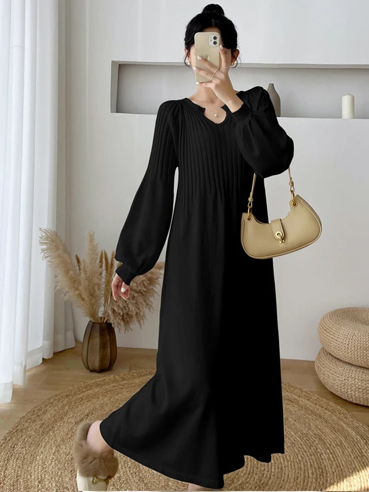 Margaret - V-neck winter dress with long sleeves