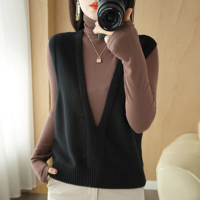 Dorothea - Knitted fashionable cardigan with V-neck