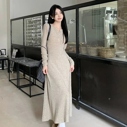 Gladys - Knitted winter dress with long sleeves