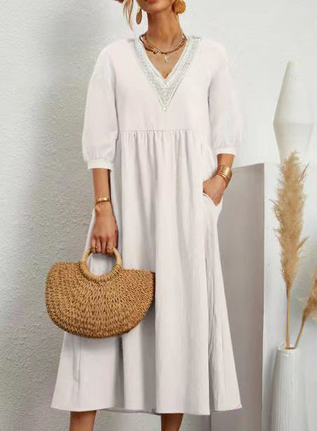 Maggie - Cotton and linen dress with V-neck, loose sleeves and lace